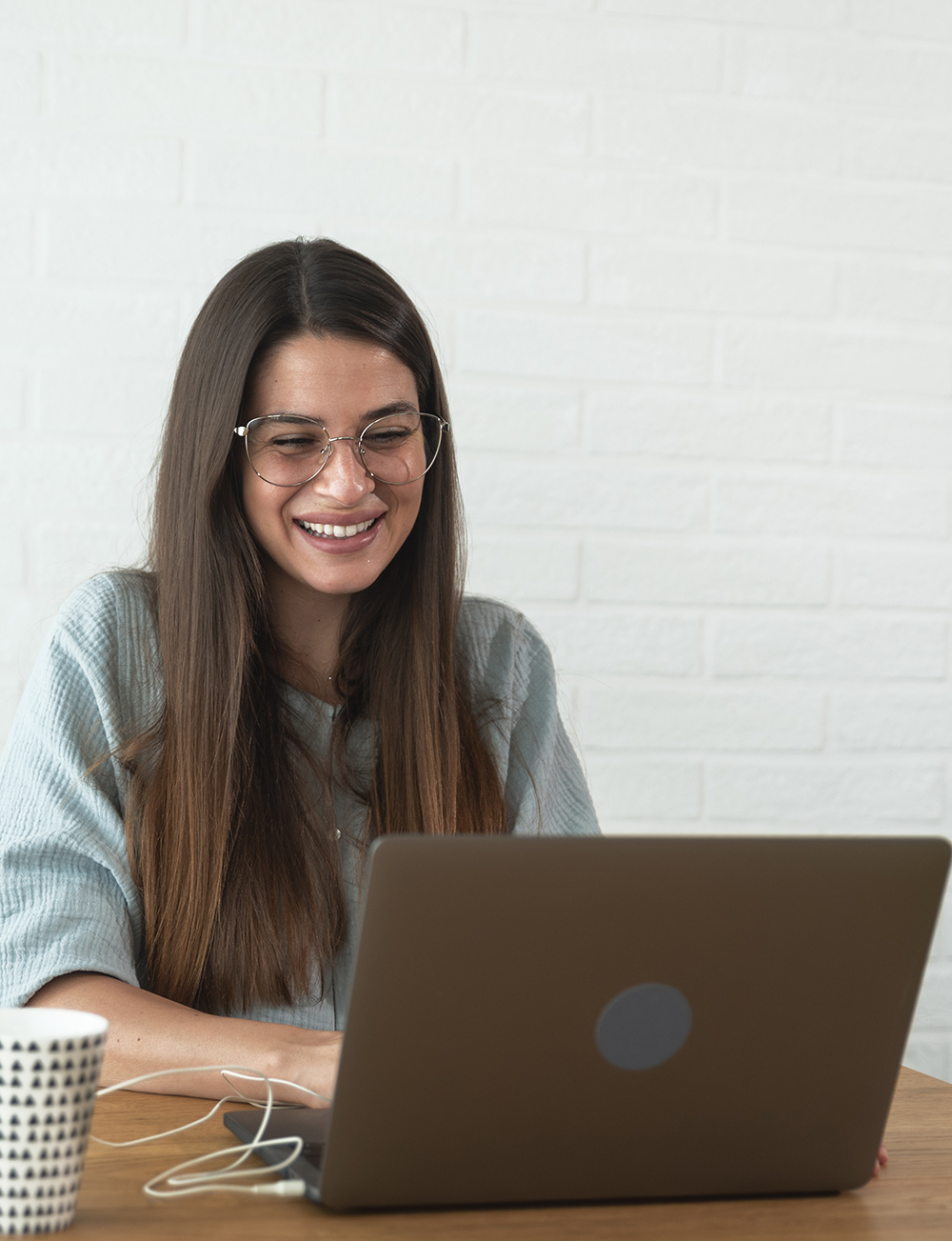 young woman doing virtual therapy